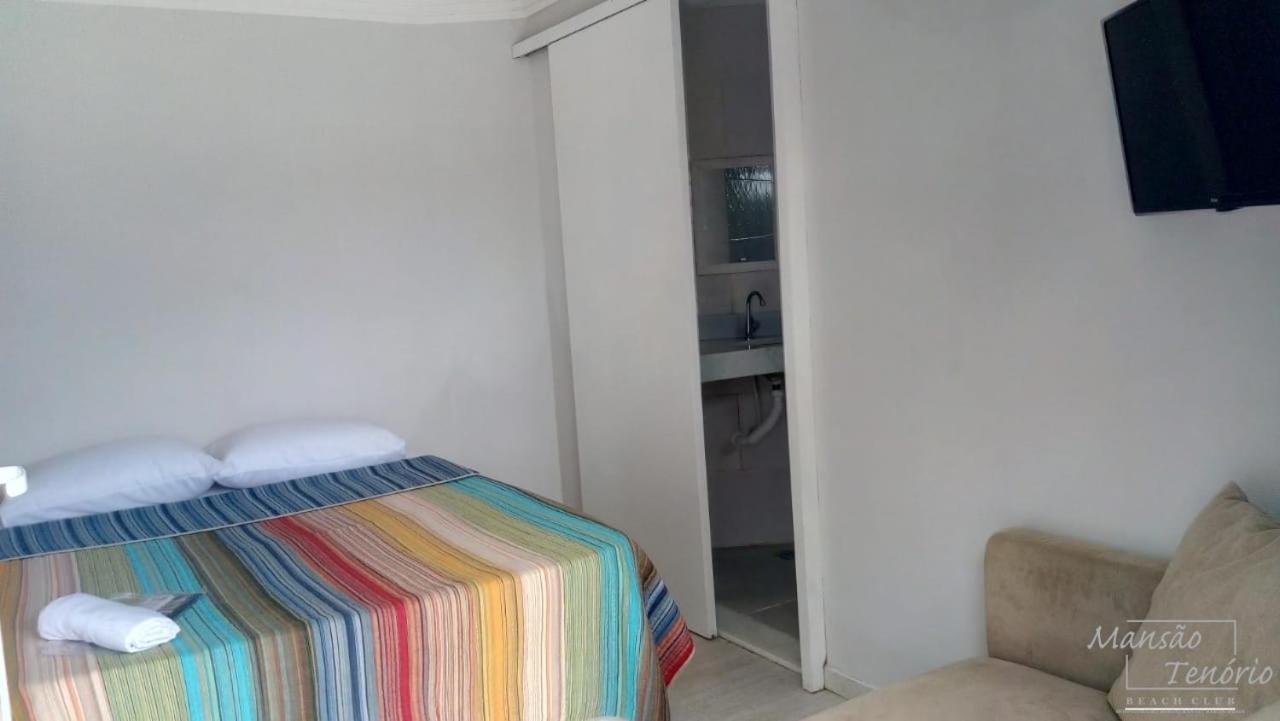 Mansao Tenorio - Suites, Estudio Ou Cobertura Pe Na Areia Casa de hóspedes